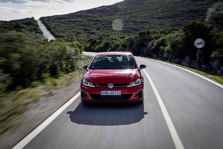  Volkswagen Golf GTI TCR 3-Door (Typ 5G) 2019 года  (WW) (фото 56 из 107)